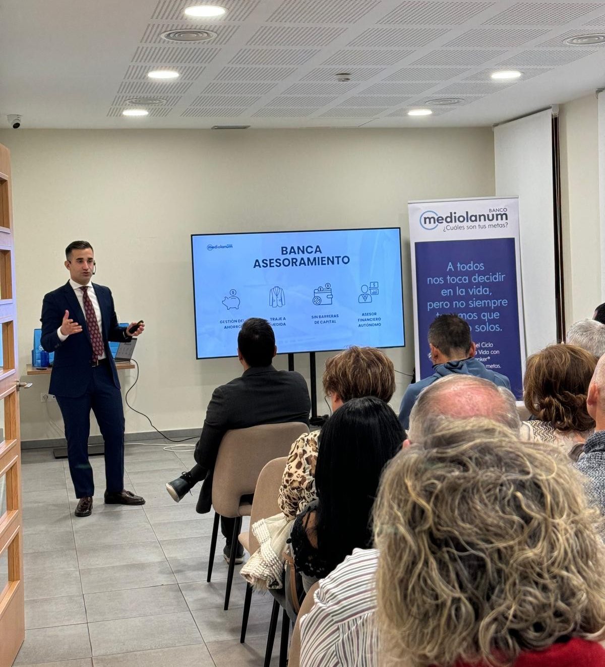 david-salvador-presentacion-financiera-castellon.jpg